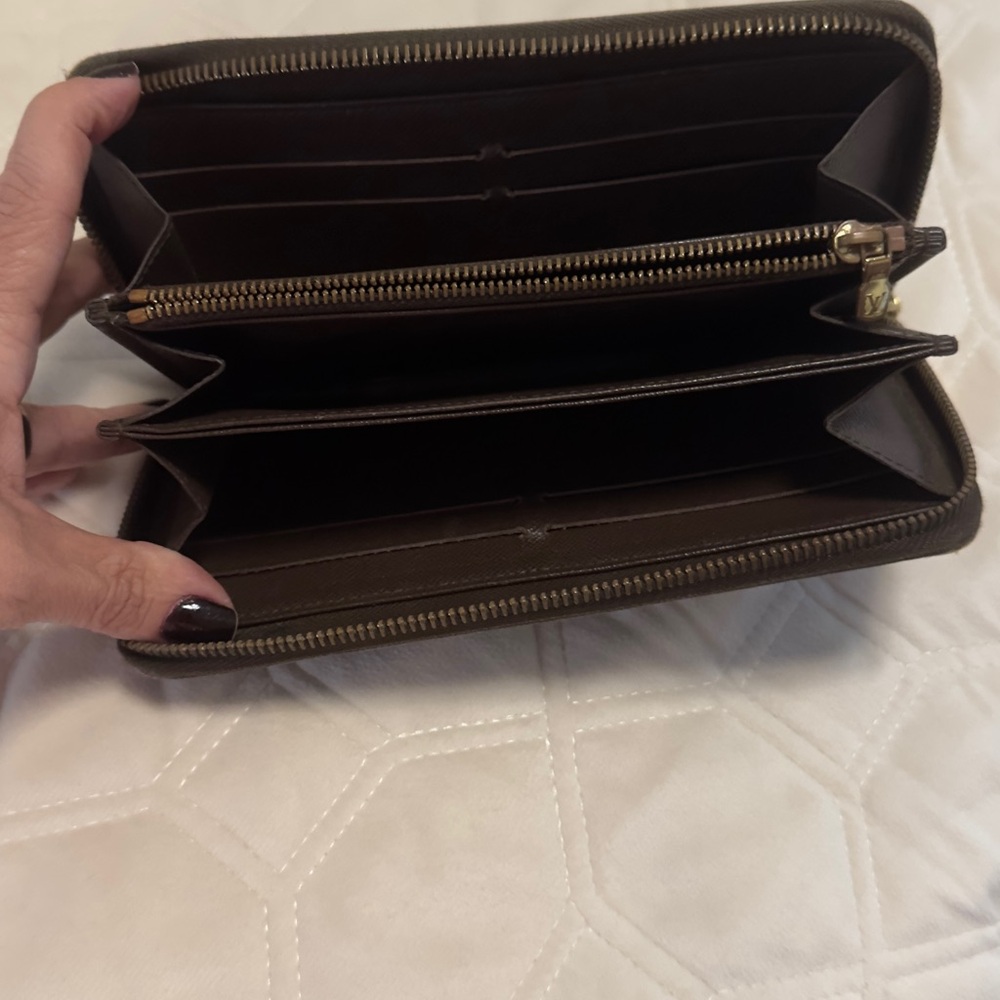 Louis Vuitton Brown Leather Wallet - Picture 5 of 13